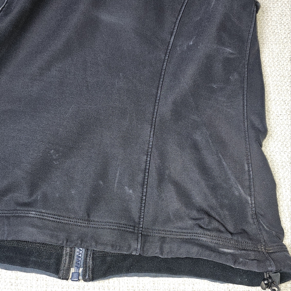 Arc'teryx Two-Tone Blue and Black Vest - Picture 12 of 14